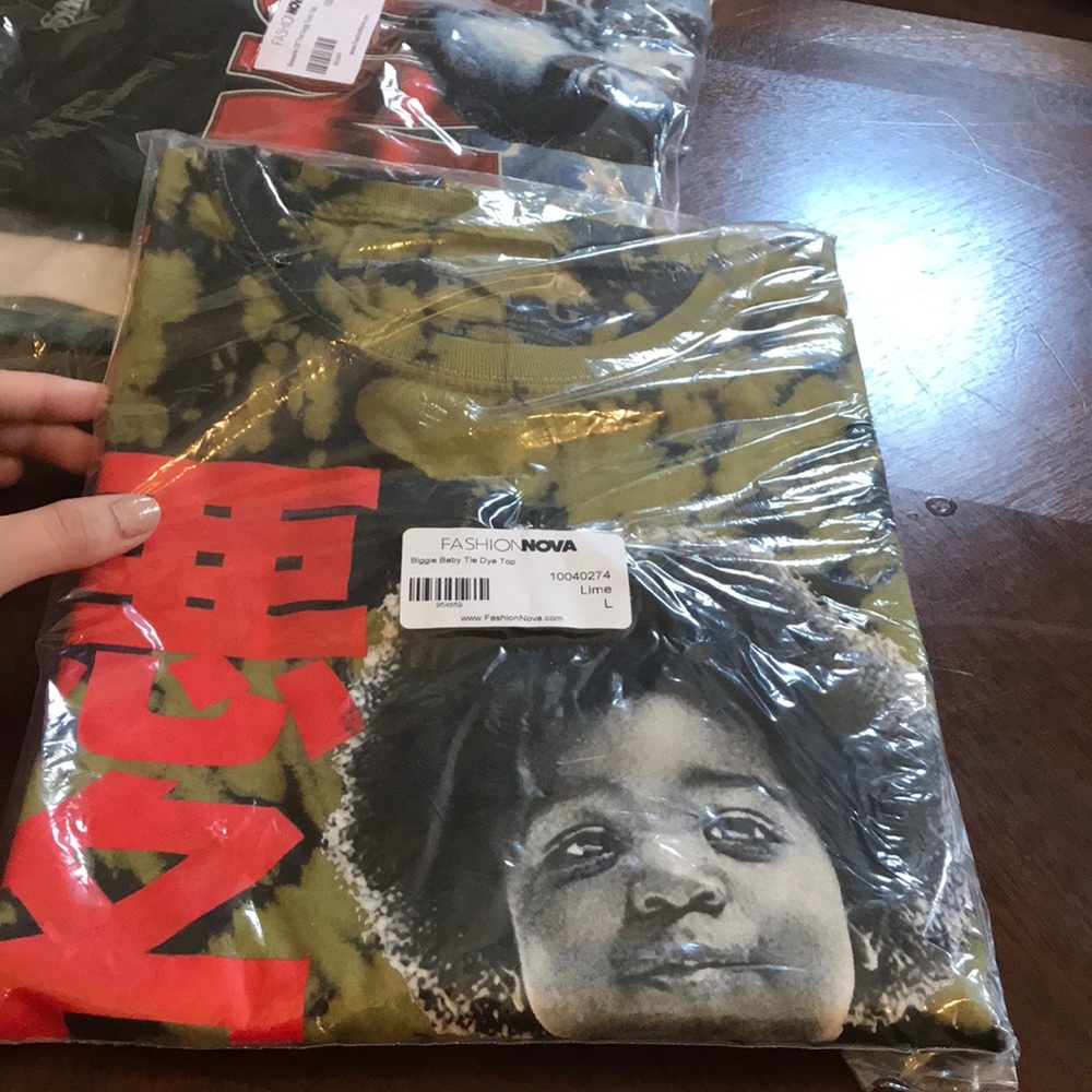 I am selling a biggie top from fashion nova